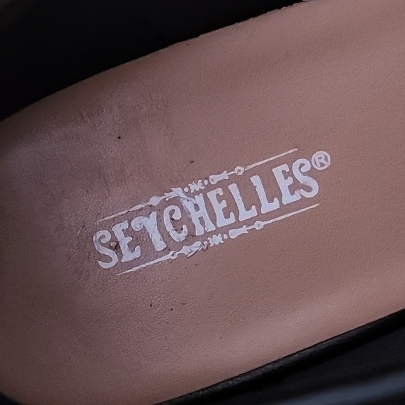 Seychelles Black Loafers with Gold Buckle Size 9W - Picture 6 of 12